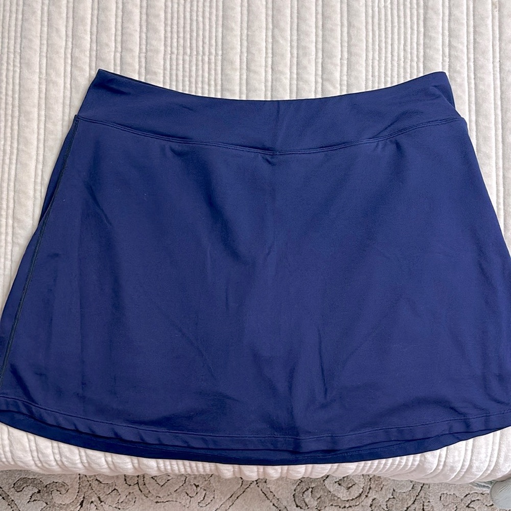 Title Nine navy skort. Size XL.
